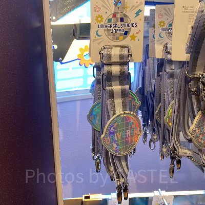 ユニバーサルグローブのネックストラップ