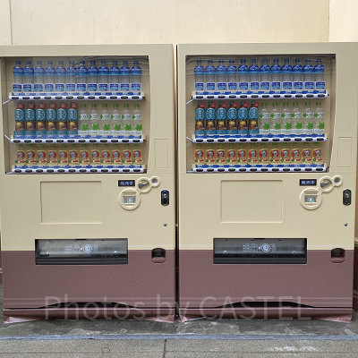 ユニバの自動販売機：エントランス右手コインロッカー