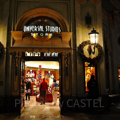 夜のユニバーサルスタジオストア入口