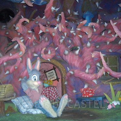 笑いの国を目指そうぜと誘っておきながらクッションでくつろぐうさぎどん