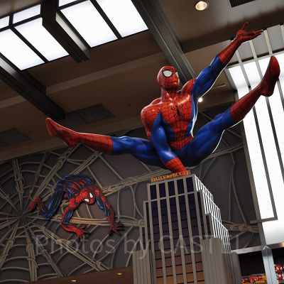 USJ「アメイジング・スパイダーマン・ストア」／スパイダーマンの装飾