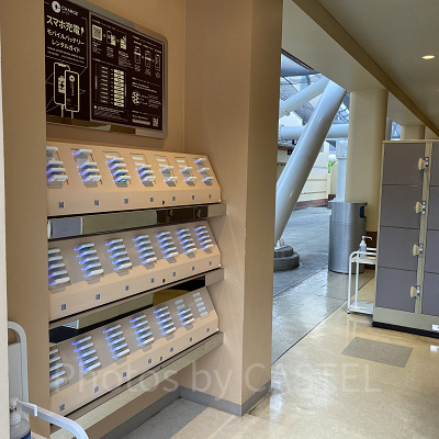 USJモバイルバッテリーレンタルサービス：エントランス入って右手のロッカー