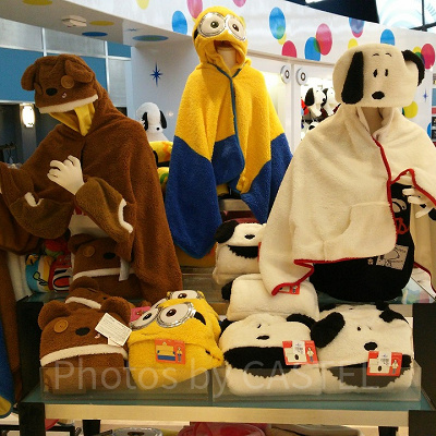 USJ「ユニバーサル・スタジオ・スーベニア」店内ディスプレイ