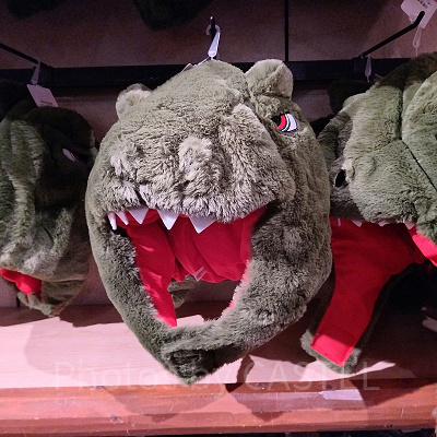 USJ冬グッズ：恐竜のぬいぐるみハット