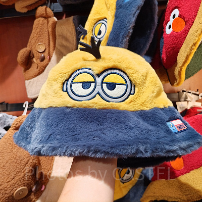 USJ冬グッズ：ミニオンのもこもこバケットハット