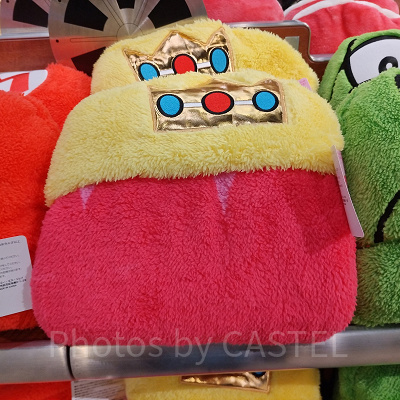 USJ冬グッズ：ピーチ姫のフード付きポンチョ