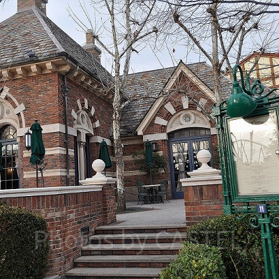 USJの「ローズ・オブ・フェイム」はレストラン「パーク・サイド・グリル」の裏にある/USJ