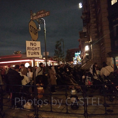 USJの「天使のくれた奇跡Ⅲ」/特別鑑賞エリア入り口にあるベビーカー置場