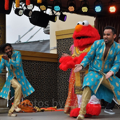 USJのワールド・ストリート・フェスティバル「セサミストリート・ボリウッド」のジンジンジンダンス