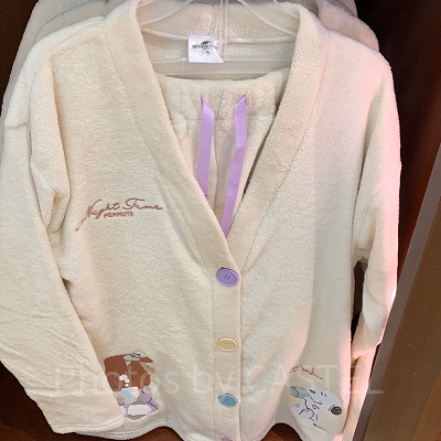 スヌーピーのカーデ＆ショートパンツセット