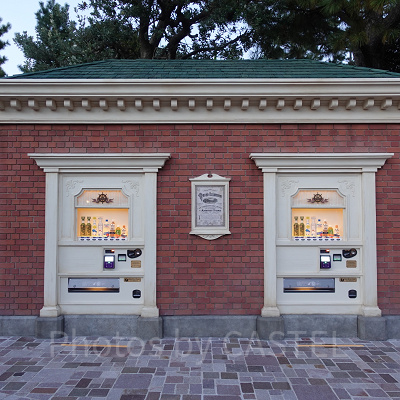 ウエスタンランド（マークトウェイン号乗り場前）の自動販売機