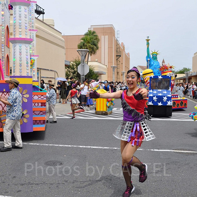 ウォーターサプライズパレード／ミニオンフロートのテーマはアメリカ