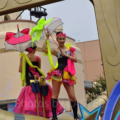 ウォーターサプライズパレード／おしゃれでキュートな2人