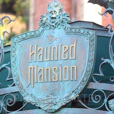 999人の幽霊が住むといわれている洋館ホーンテッド・マンション