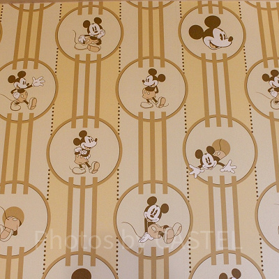 クロスと壁紙の違いとは