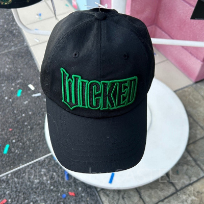 ウィキッドの黒いキャップ