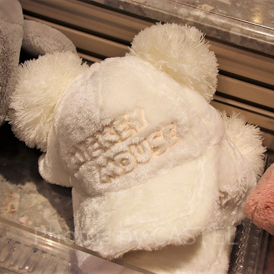 冬のもこもこグッズ白