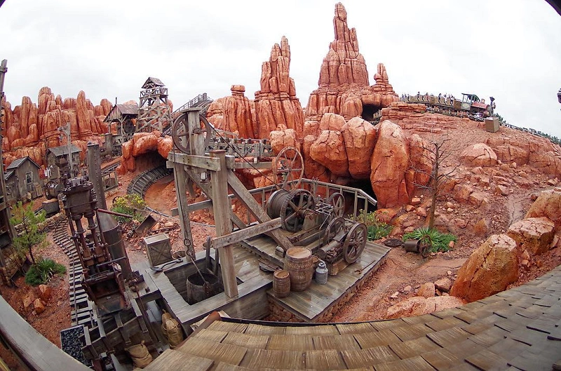 ビッグサンダーマウンテン攻略法！待ち時間やファストパス・座席情報も☆