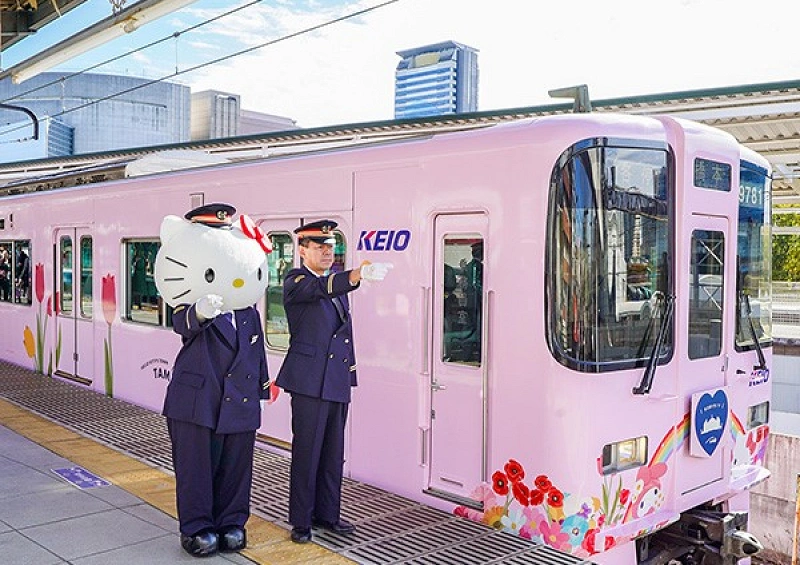 京王線】サンリオのかわいい電車でピューロランドに行こう！ラッピング