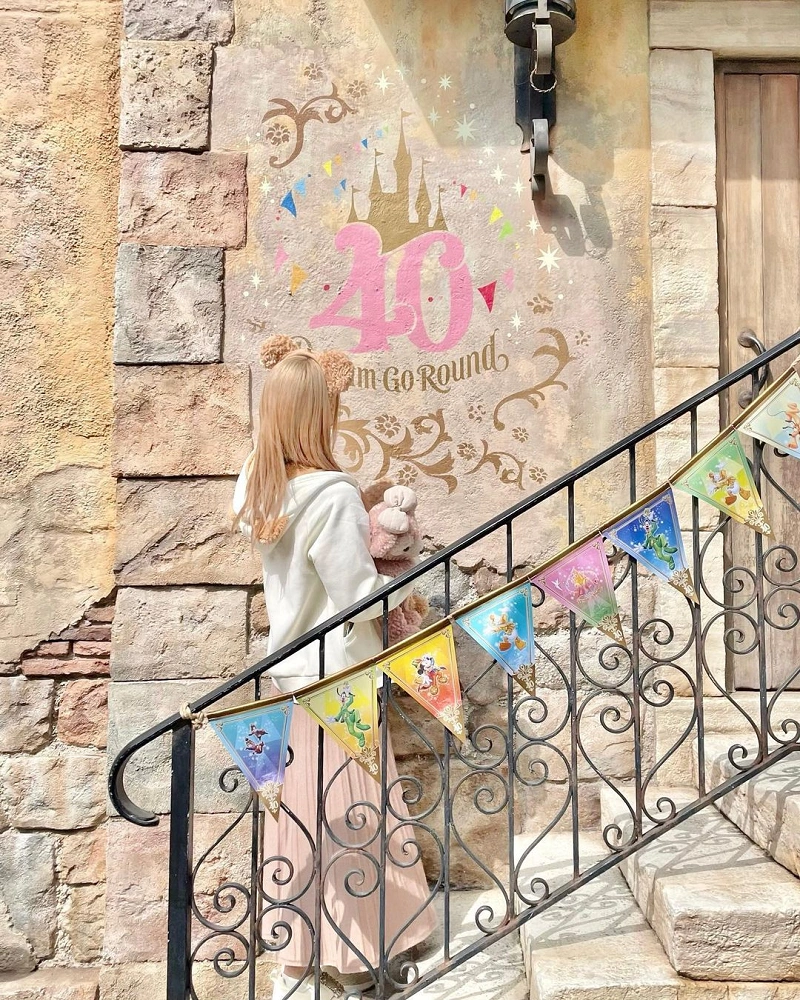 photo-at-the-mural-decoration-