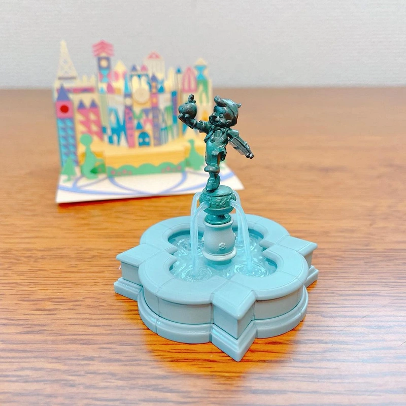 ディズニー】パークの噴水がフィギュアになった！？新発売の