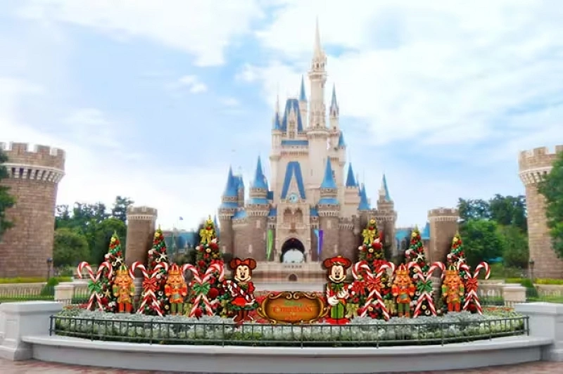 2025】ディズニークリスマスのショーパレード&お土産グッズ情報！新