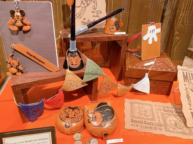【必見】かっこいい！ディズニーレザーグッズまとめ！ウエスタンウエアの高級感溢れるお土産！