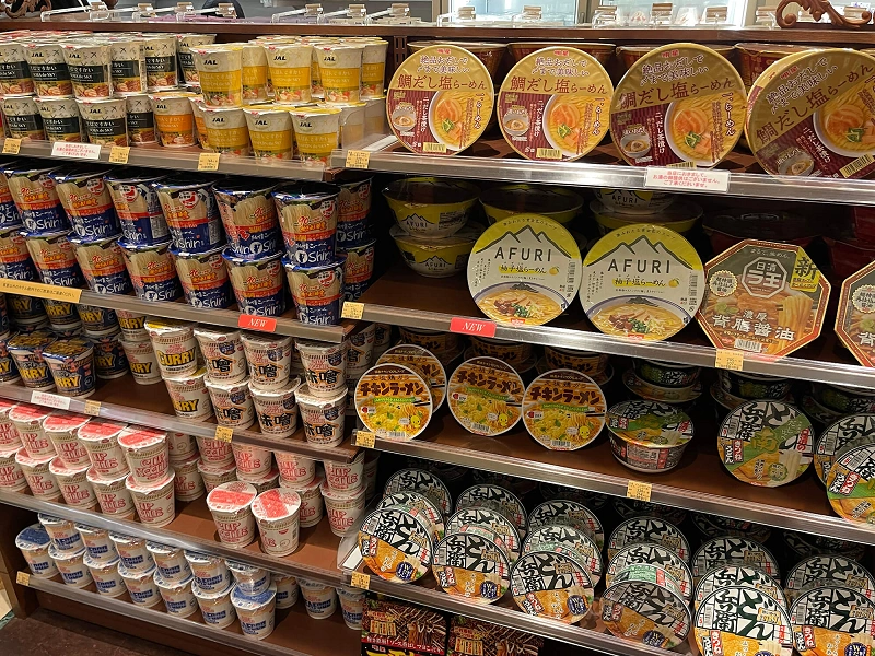 ルッキンググラスギフト】ディズニーランドホテルのコンビニを解説！品