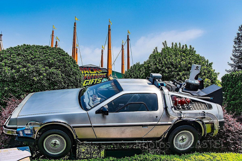 2026年USJで復活！『バック・トゥ・ザ・フューチャー』の車“デロリアン”とは？USJ25周年イベントで展示、グッズ展開も