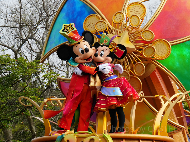 ディズニーランドのパレードルートを解説！おすすめ鑑賞スポットや注意点も！