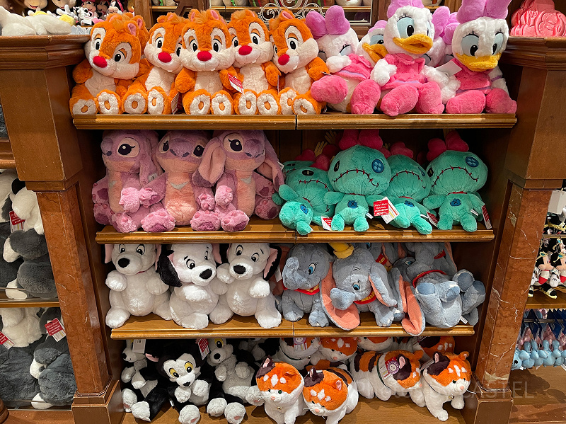 2026】ディズニーランドのぬいぐるみ一覧！100種類以上が発売中！値段