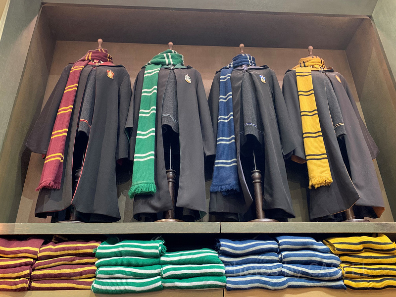 【ユニバ】ハリーポッターのファッショングッズ47選！ローブ、Tシャツ、パーカー、マフラー、ネクタイなど