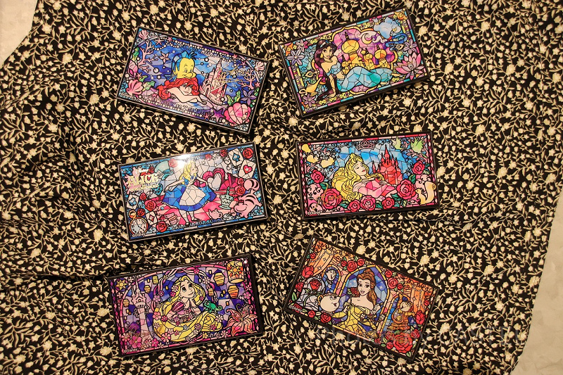 イッツデモのディズニーコスメ12選！マルチパレット＆リップ！ステンドグラス風プリンセスデザイン！