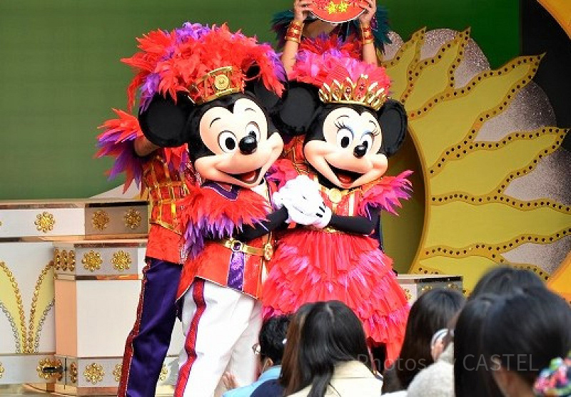 ディズニーカップルコーデおすすめ19選！デートの服装はおそろい・ペアルックで行こう