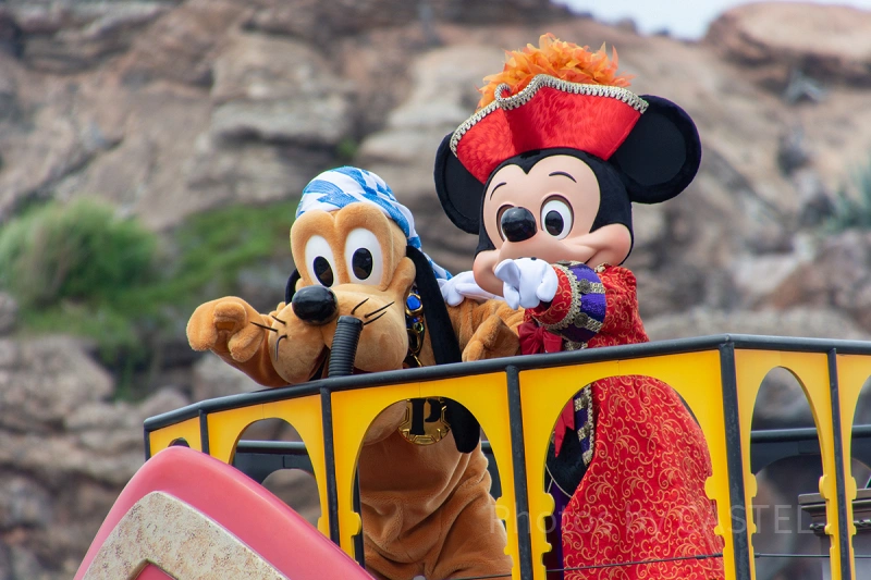 ディズニー ミッキー とプルートのアニメの絵 ディズニー ミッキー と