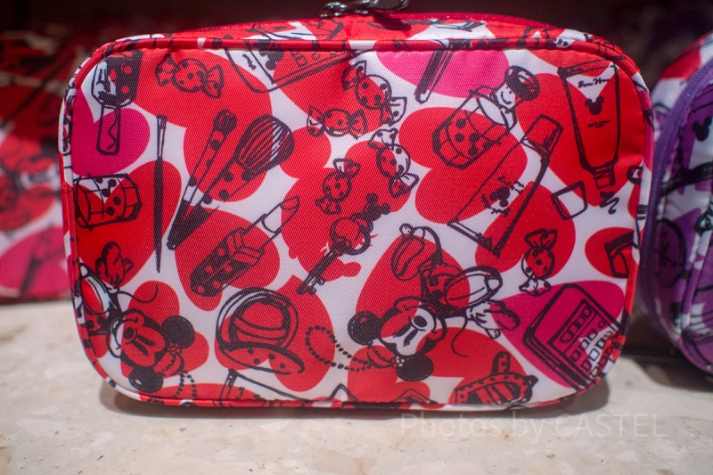 おすすめ】ディズニーランドで買えるポーチ20選！おしゃれヒロイン