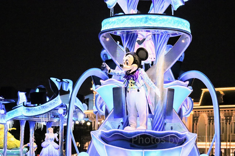 【ディズニーランド】雨の日限定の夜のパレード「ナイトフォール・グロウ」徹底解説！開催条件やルートは？