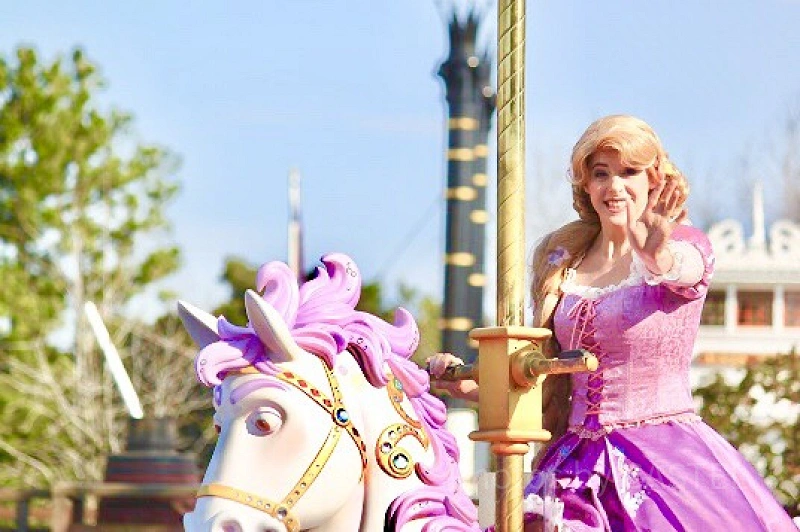 ラプンツェル】徹底解説！ディズニーで会える場所・グッズ・映画情報
