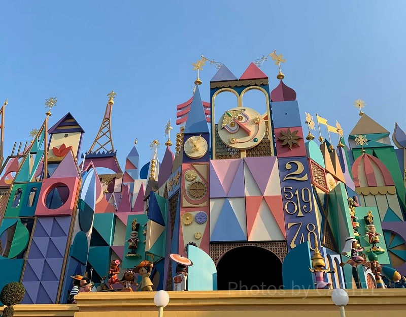 世界中のイッツ・ア・スモールワールドをご紹介！歴史や歌に隠された