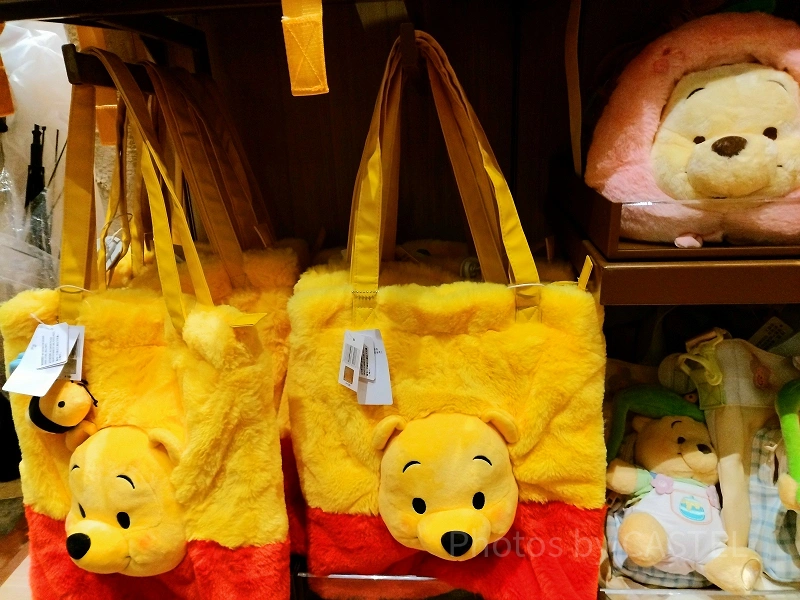 専用　上海ディズニー　くまのプーさんストーリーブック　　カチューシャ　2点 上海ディズニー くまのプーさんストーリーブック カチューシャ