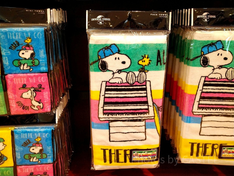 USJ】スヌーピーがスケボーを楽しむ新グッズ14選！JOE SKATEBOARD