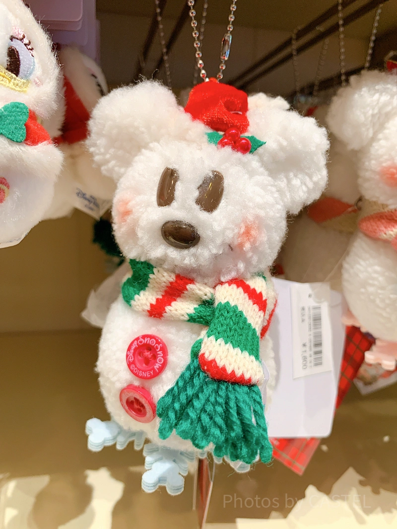 snow-mickey-plush-badge-j66615