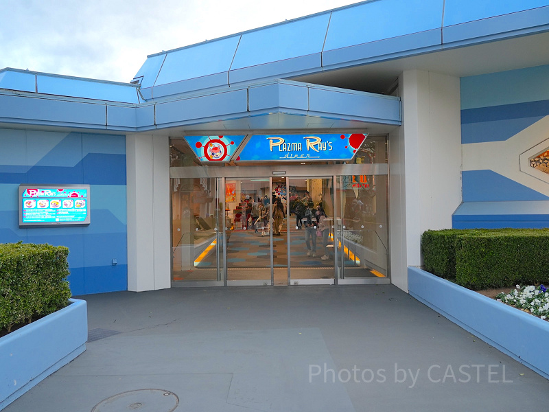 【TDL】トゥモローランドのレストラン一覧！ポップコーン専門店や宇宙製のピザ！ハンバーガーも！