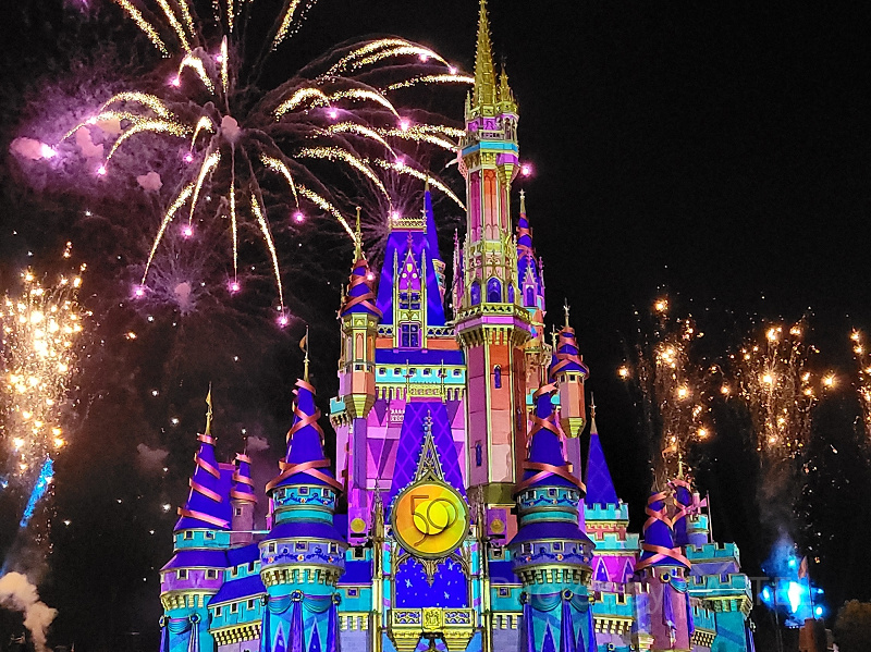 WDW】「ハッピリー・エバー・アフター」を解説！感動の