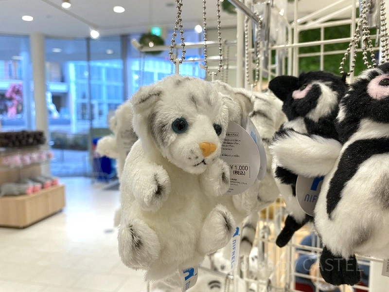 【送料無料】大阪 ニフレル 限定 ホワイトタイガー さんな コウペンちゃん ぬいぐるみ 2個セット コウペンちゃんとニフレルの動物たちマスコットボールチェーン | 株式