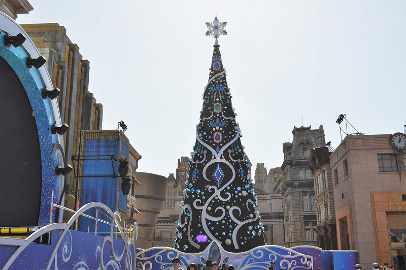 【2019】ユニバのクリスマスツリーを解説！昨年までとの違いは？場所、高さ、見どころ、フォトスポット