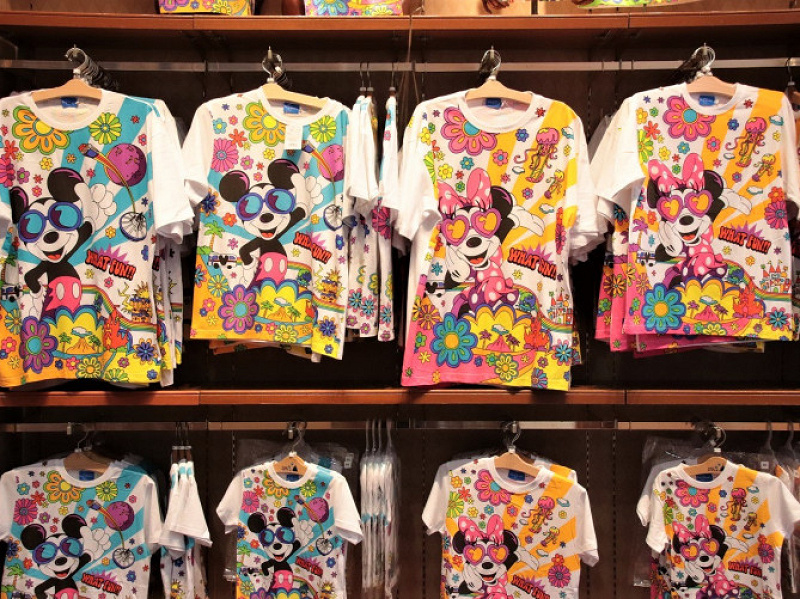 4 27発売 ディズニーファッショングッズ16選 カラフルな花のtシャツ サングラスなど