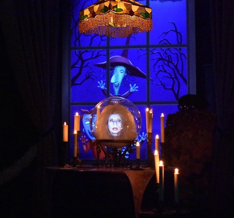 ホーンテッドマンションのキャスト 人気のコスチューム セリフについて解説