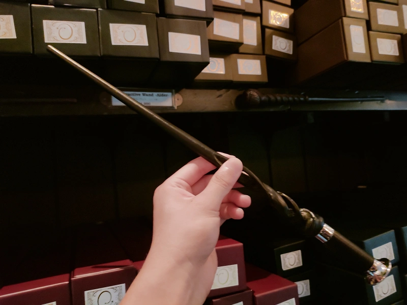 Usj ハリーポッターの杖61種類 オリバンダーの店で買えるキャラクター 誕生月の杖 ファンタビも