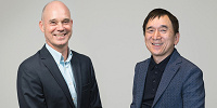 J.L. ボニエ氏（合同会社ユー・エス・ジェイ　社長CEO、写真左）と石原恒和氏（株式会社ポケモン　代表取締役社長、写真右）| キャステル | CASTEL ディズニー情報
